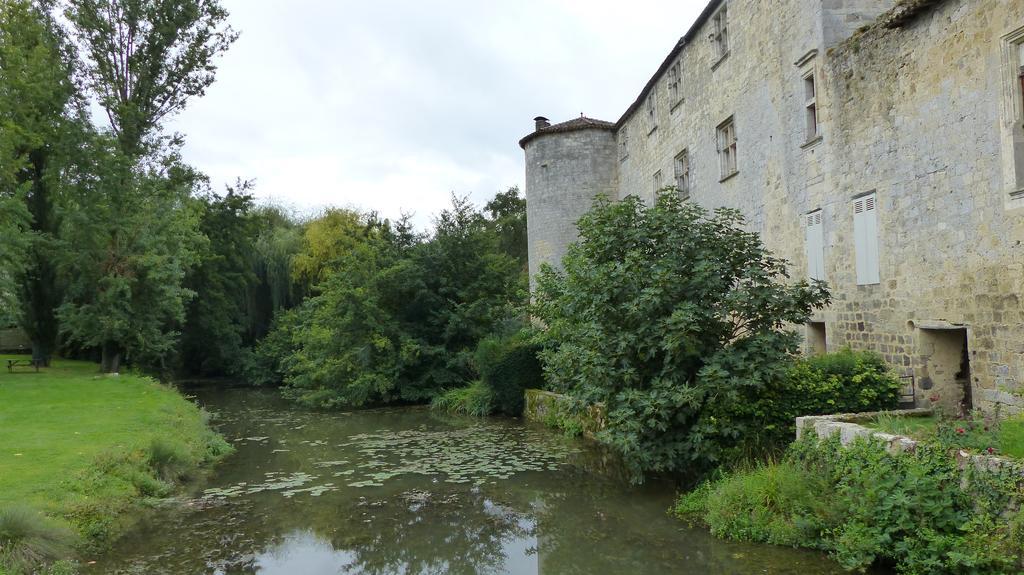 Vila Les Hirondelles Fourcès Exteriér fotografie
