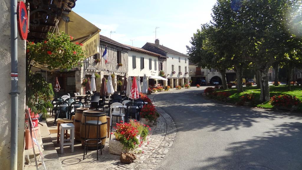 Vila Les Hirondelles Fourcès Exteriér fotografie