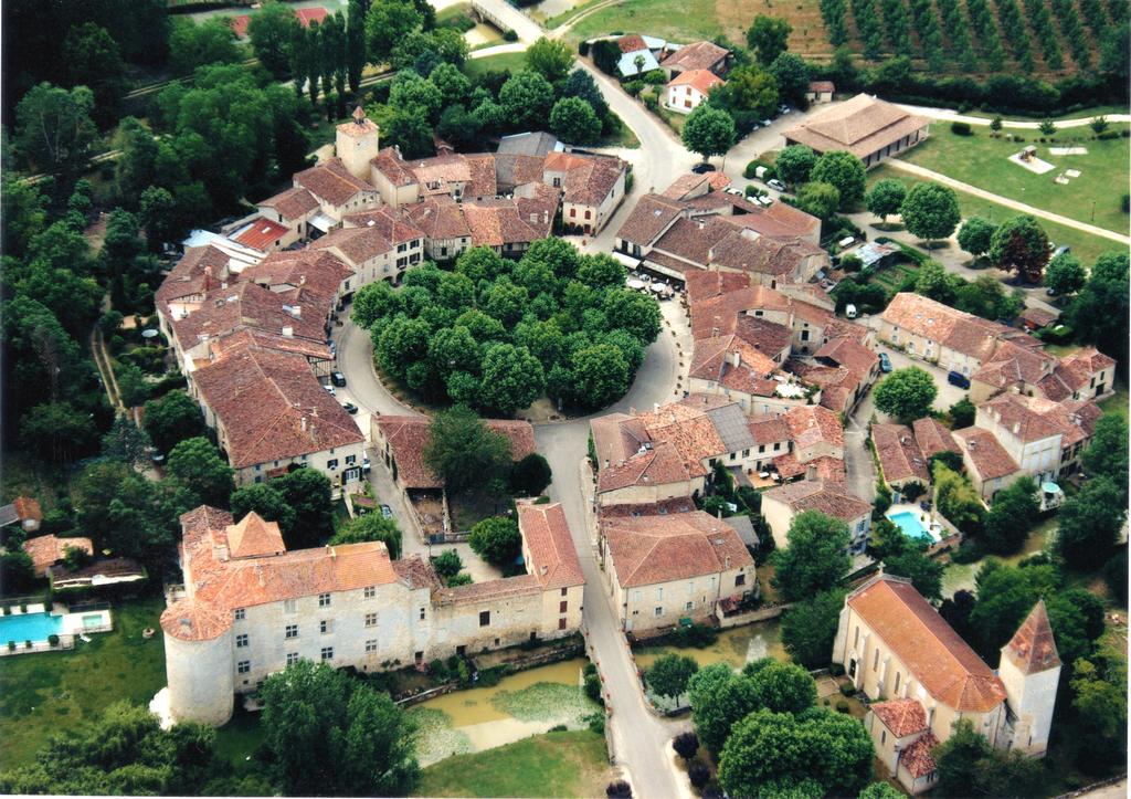 Vila Les Hirondelles Fourcès Exteriér fotografie