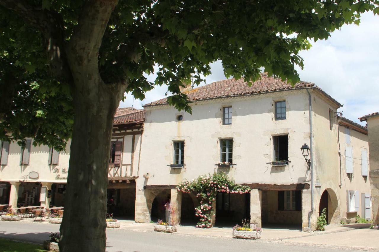 Vila Les Hirondelles Fourcès Exteriér fotografie